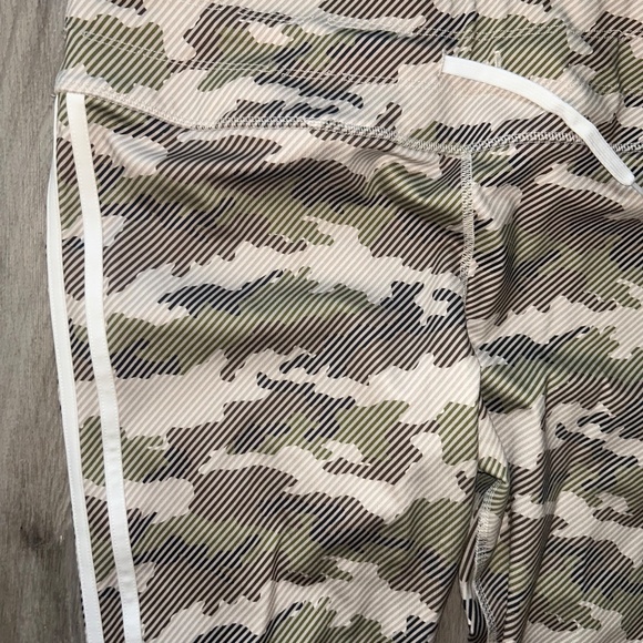 Women’s Extra Large Activewear Workout Leggings - Picture 9 of 10